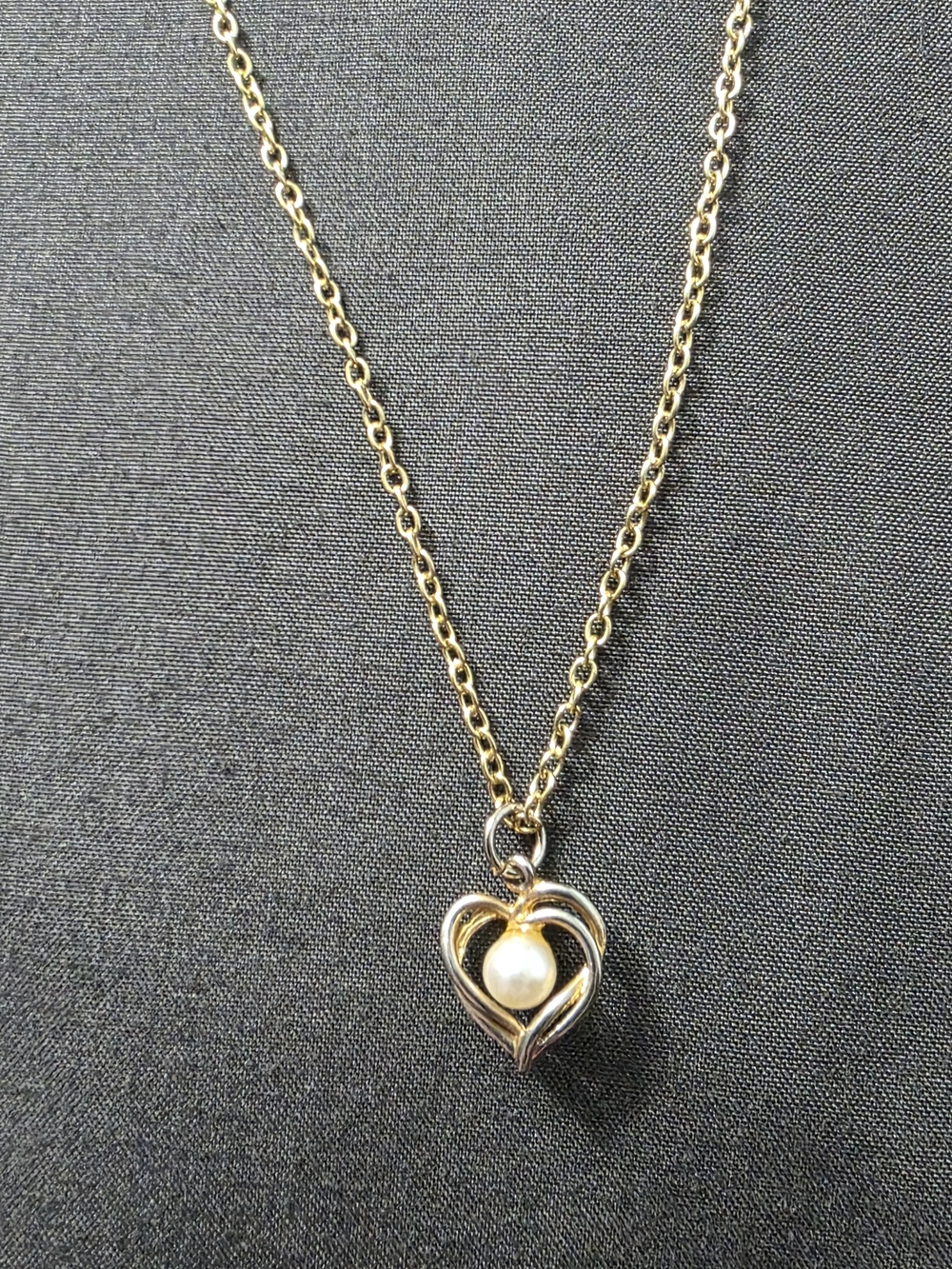 Estate Gold-Tone Heart Pendant Fashion Necklace - Item 447